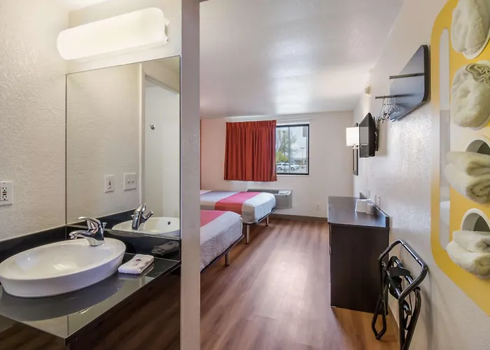 6-fargo, Nd - West Acres - North Hotel 4*