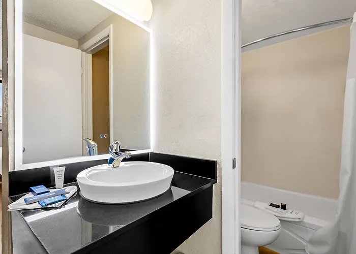 6-fargo, Nd - West Acres - North Hotel 4*