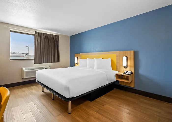 6-fargo, Nd - West Acres - North
