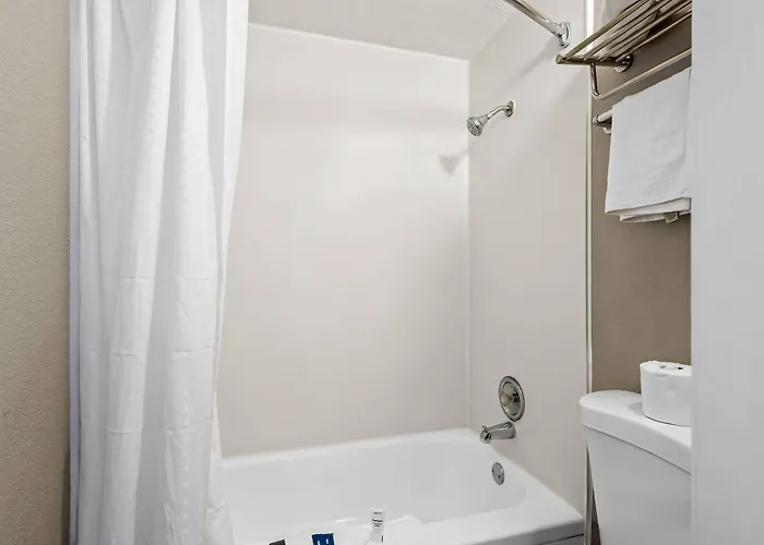 6-fargo, Nd - West Acres - North 4*