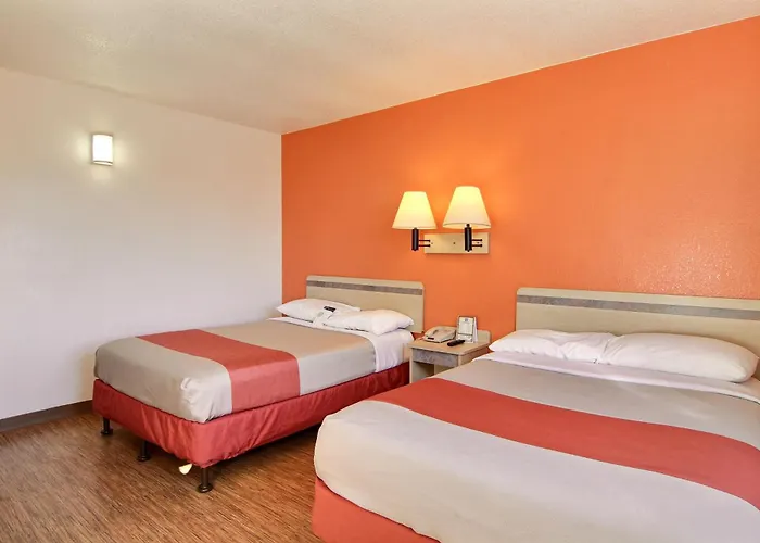 6-fargo, Nd - West Acres - North 4* Fargo
