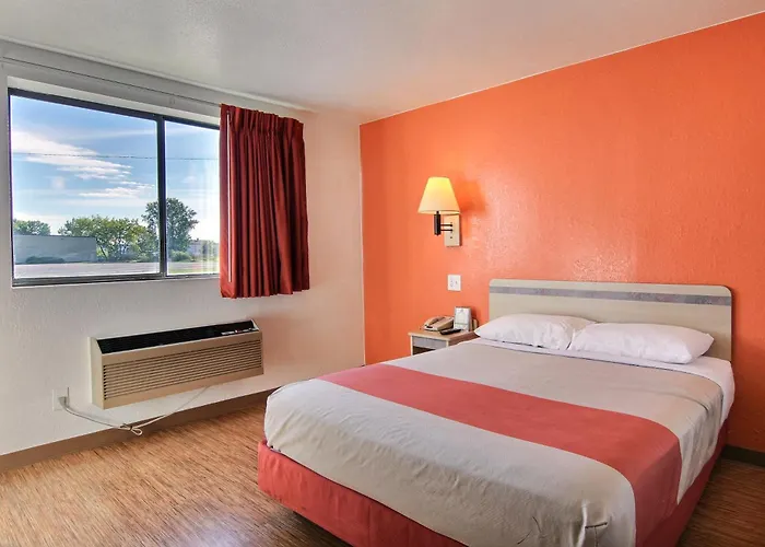 Hotel 6-fargo, Nd - West Acres - North