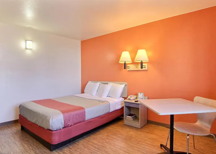 6-fargo, Nd - West Acres - North Hotel Fargo