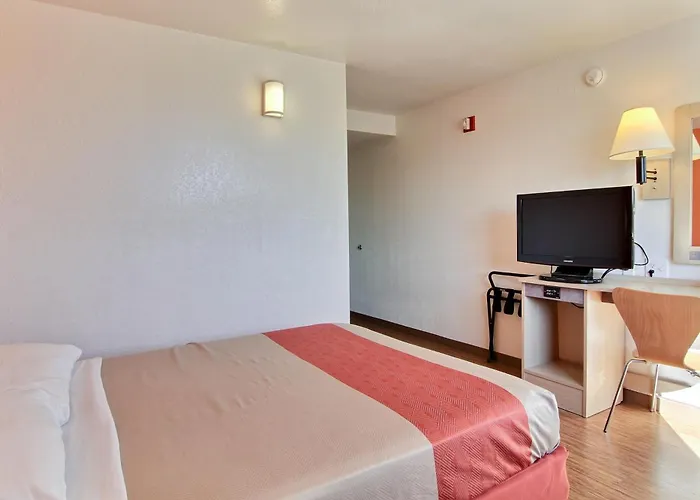 6-fargo, Nd - West Acres - North Hotel Fargo