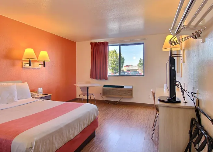 Hotel 6-fargo, Nd - West Acres - North
