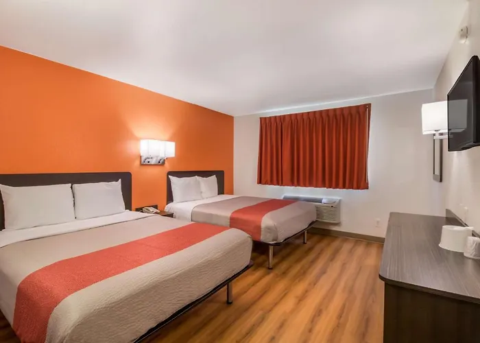 6-fargo, Nd - West Acres - North 4* Fargo